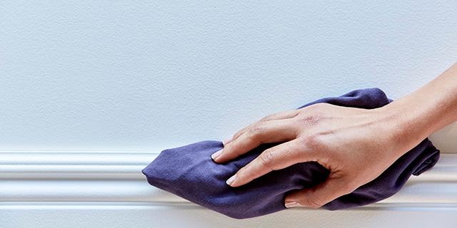 ScotchBlue Pre Plastic Painters Tape, 24 in x 30yd, Tape & Masking Film Combined in One Product, Static Cling to Stay in One Place, No Residue Masking Tape, Film Unfolds to 24" Wide (PT2093EL-24)